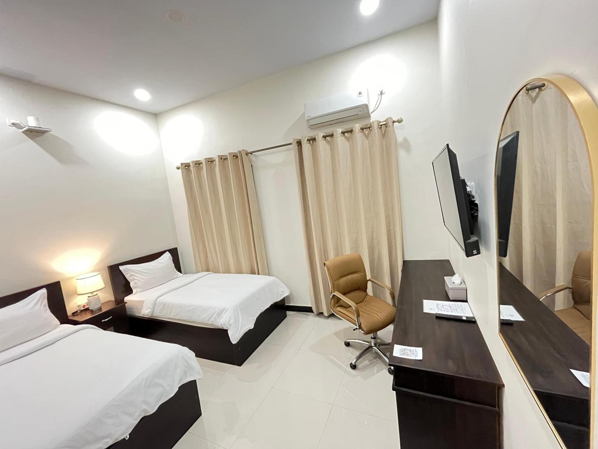 Dj Hotel Raha ภายนอก รูปภาพ